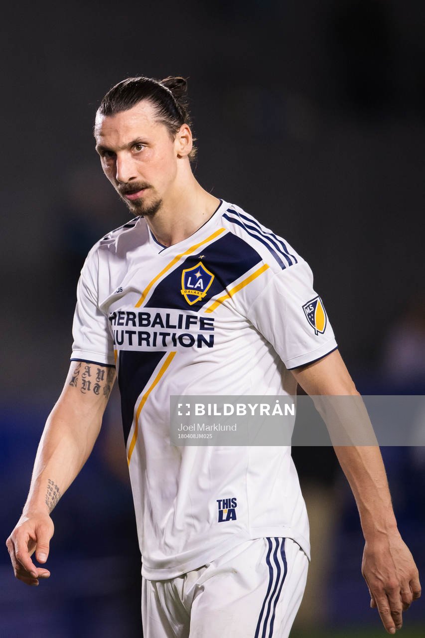 LA Galaxys Zlatan Ibrahimovic under fotbollsmatchen i MLS mellan LA Galaxy och Sporting Kansas City den 8 april 2018 i Los Angeles.