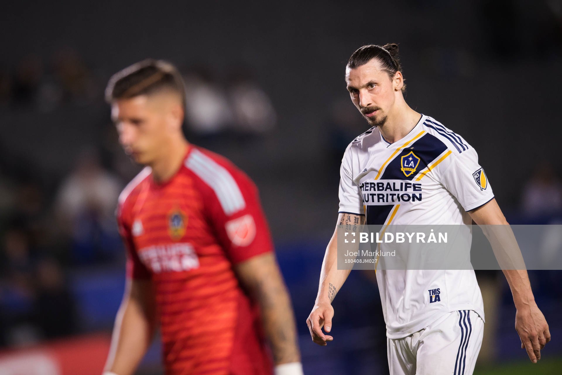 LA Galaxys Zlatan Ibrahimovic under fotbollsmatchen i MLS mellan LA Galaxy och Sporting Kansas City den 8 april 2018 i Los Angeles.