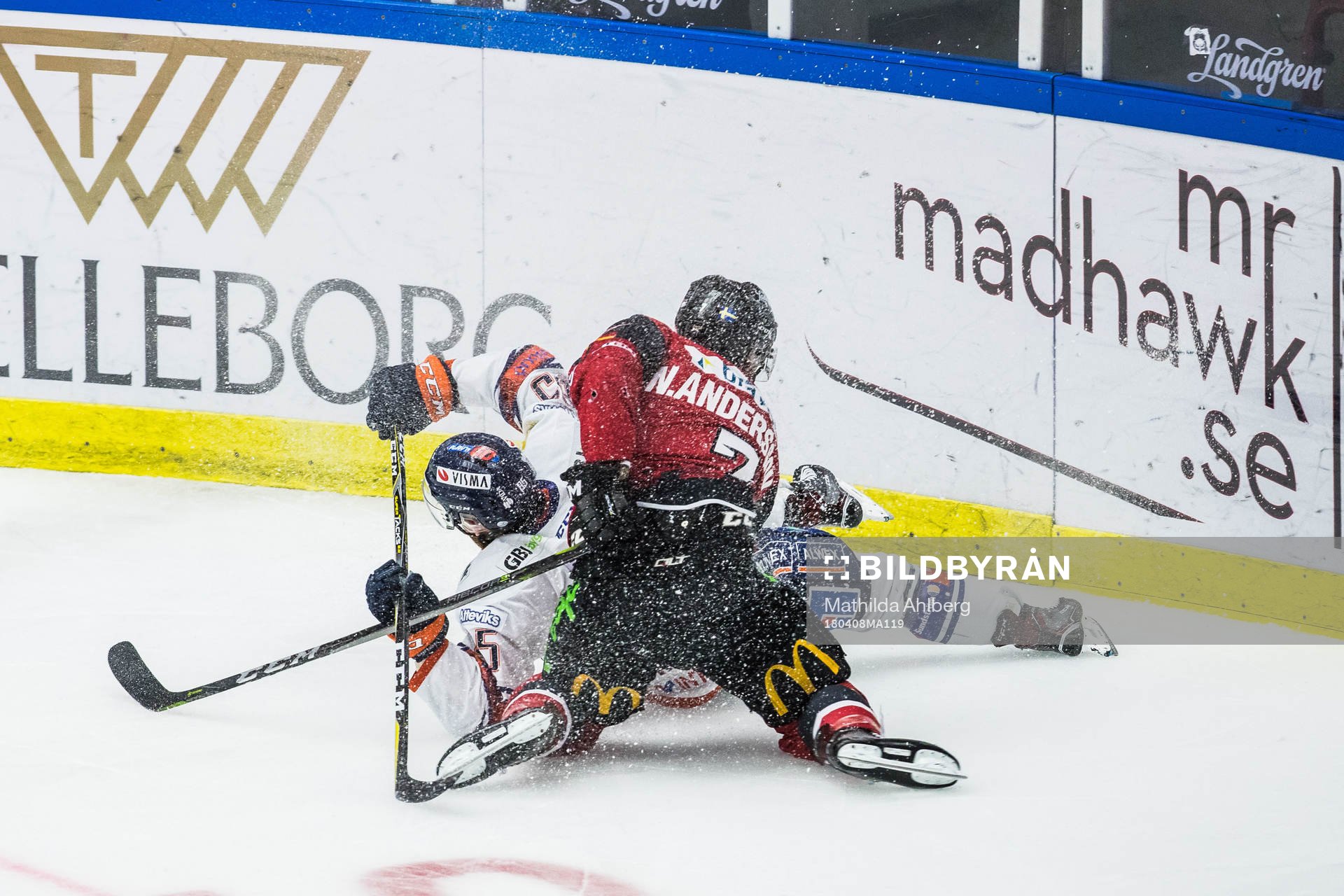 Malmö Redhawks Nils Andersson i kollision med Växjös