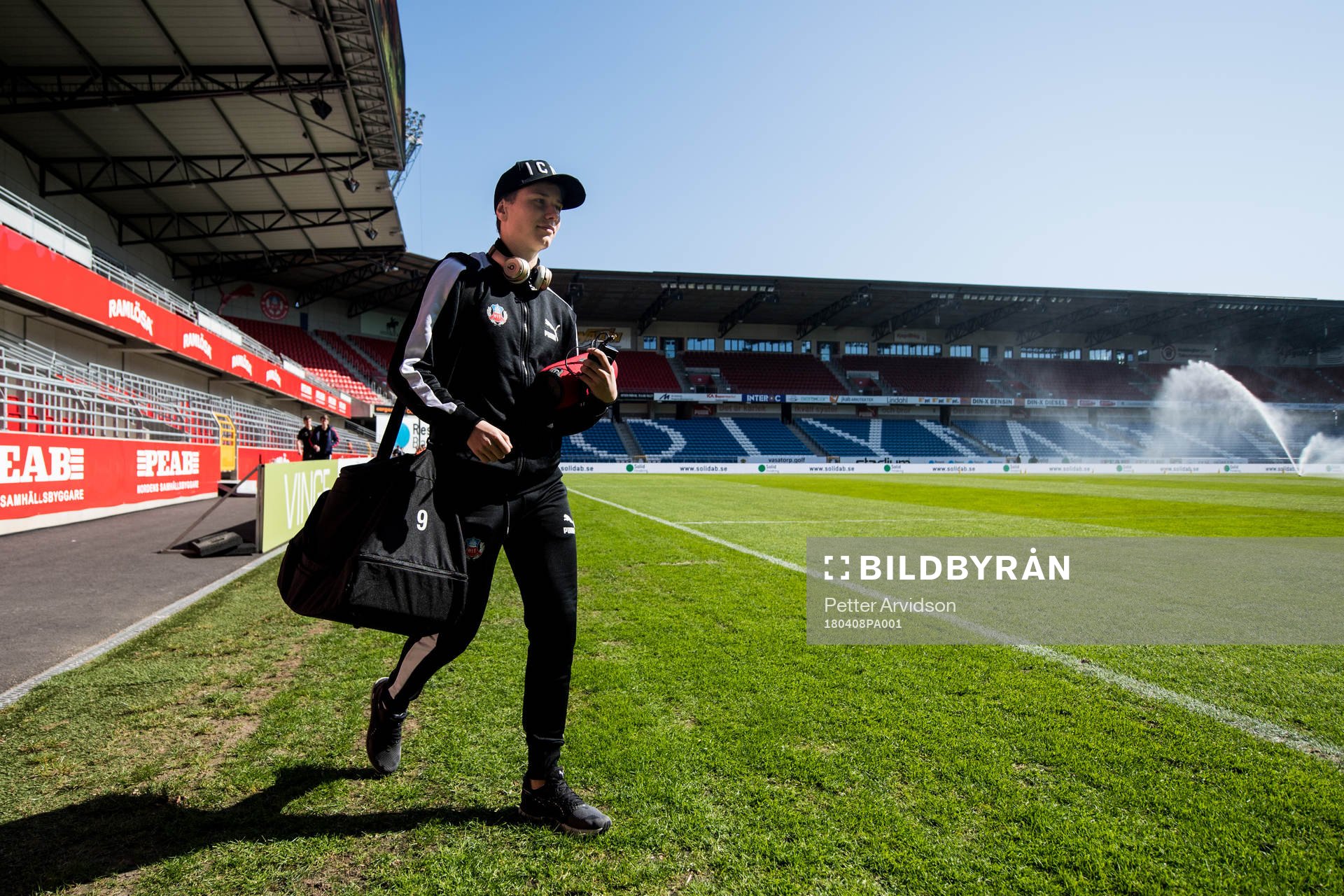 Helsingborgs Alex Timossi Andersson anländer