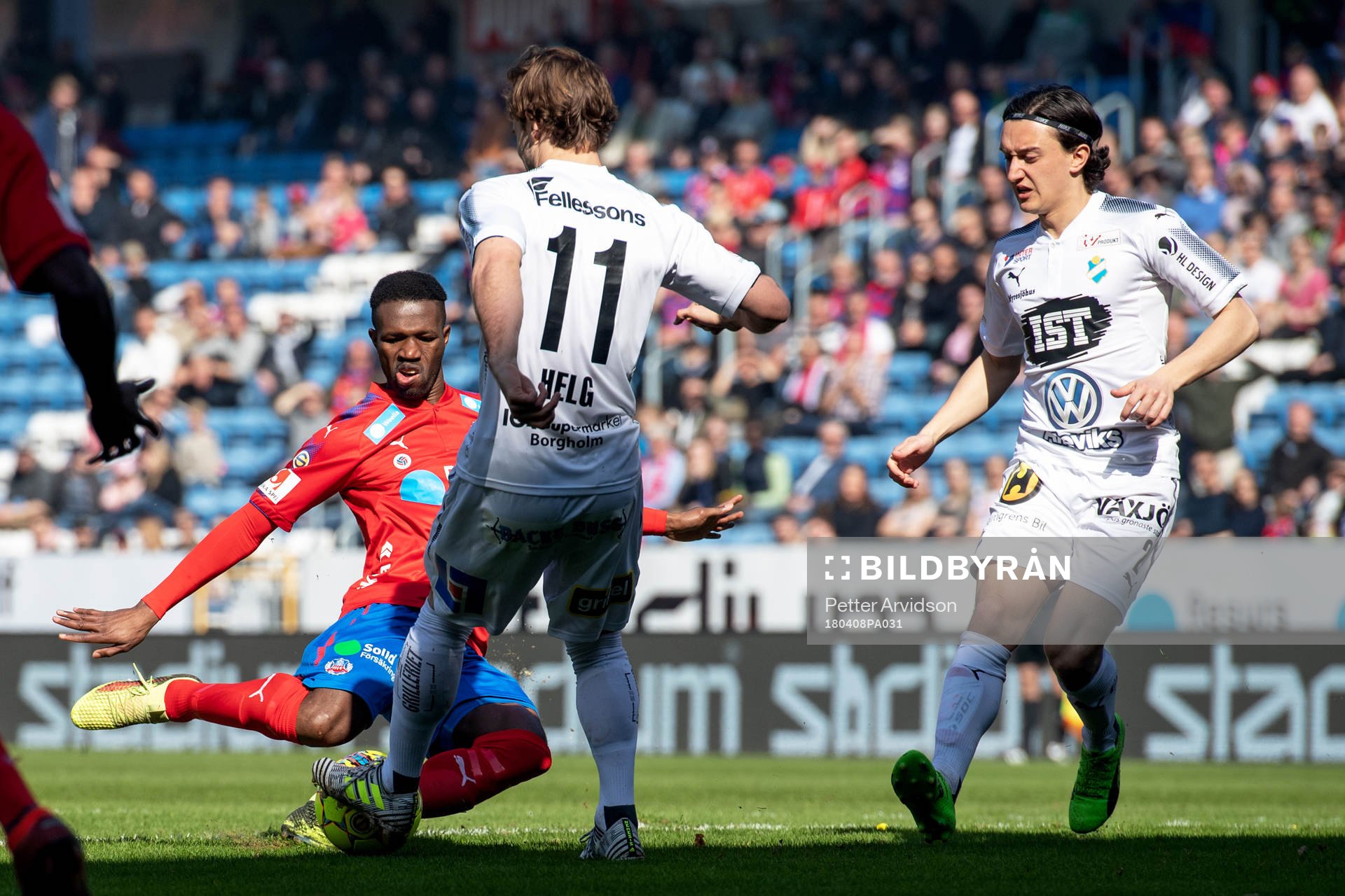 Helsingborgs Mohammed Abubakari och Östers Simon Helg