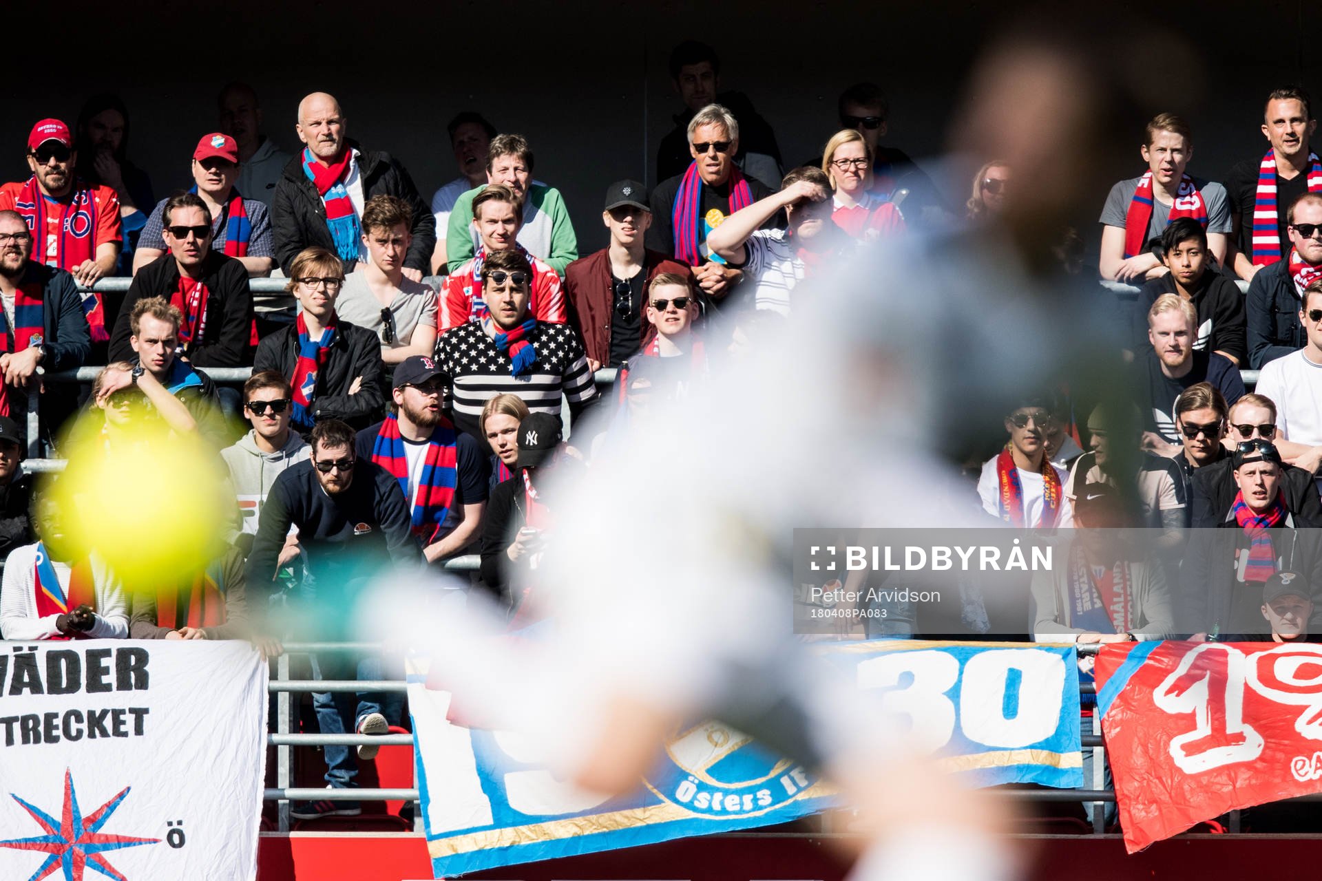 Östers supportrar följer spelet