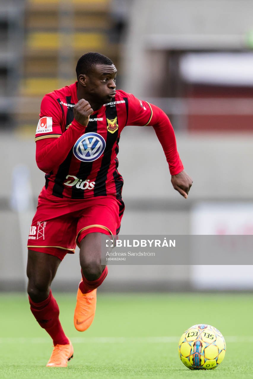 Östersunds Ken Sema under fotbollsmatchen i Allsvenskan mellan Dalkurd och Östersund den 8 April 2018 i Stockholm. 