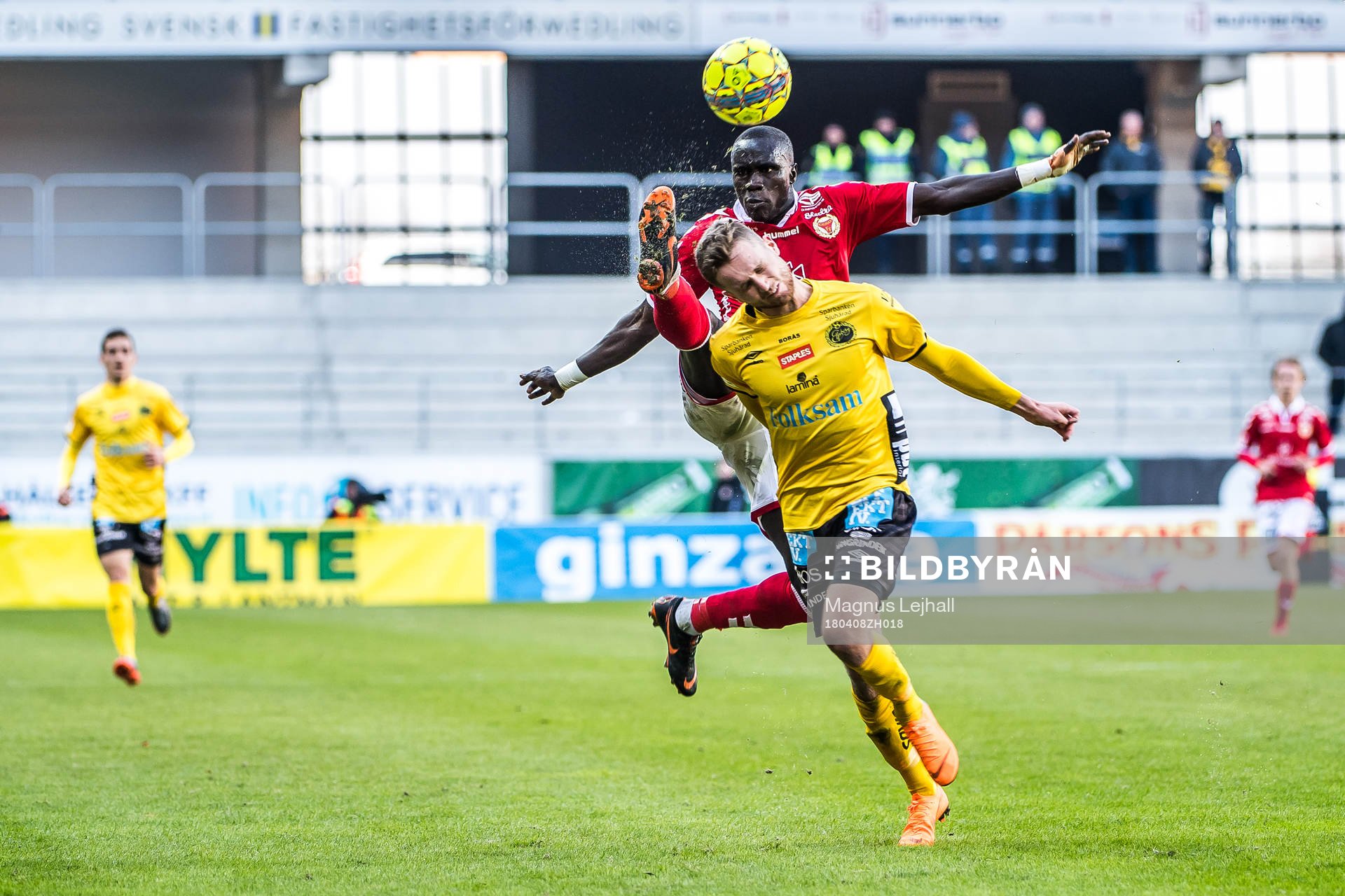 Kalmars Papa Alioune Diouf och Elfsborgs Adam Lundqvist