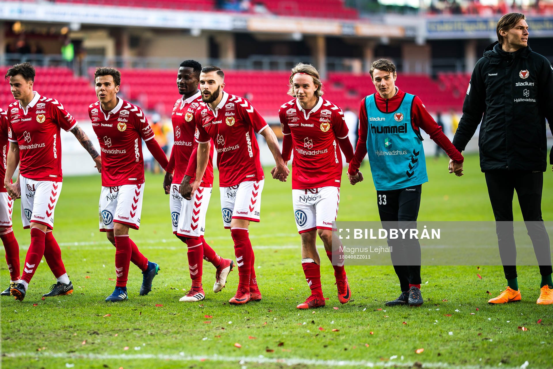 Kalmar jublar och tackar supportrarna
