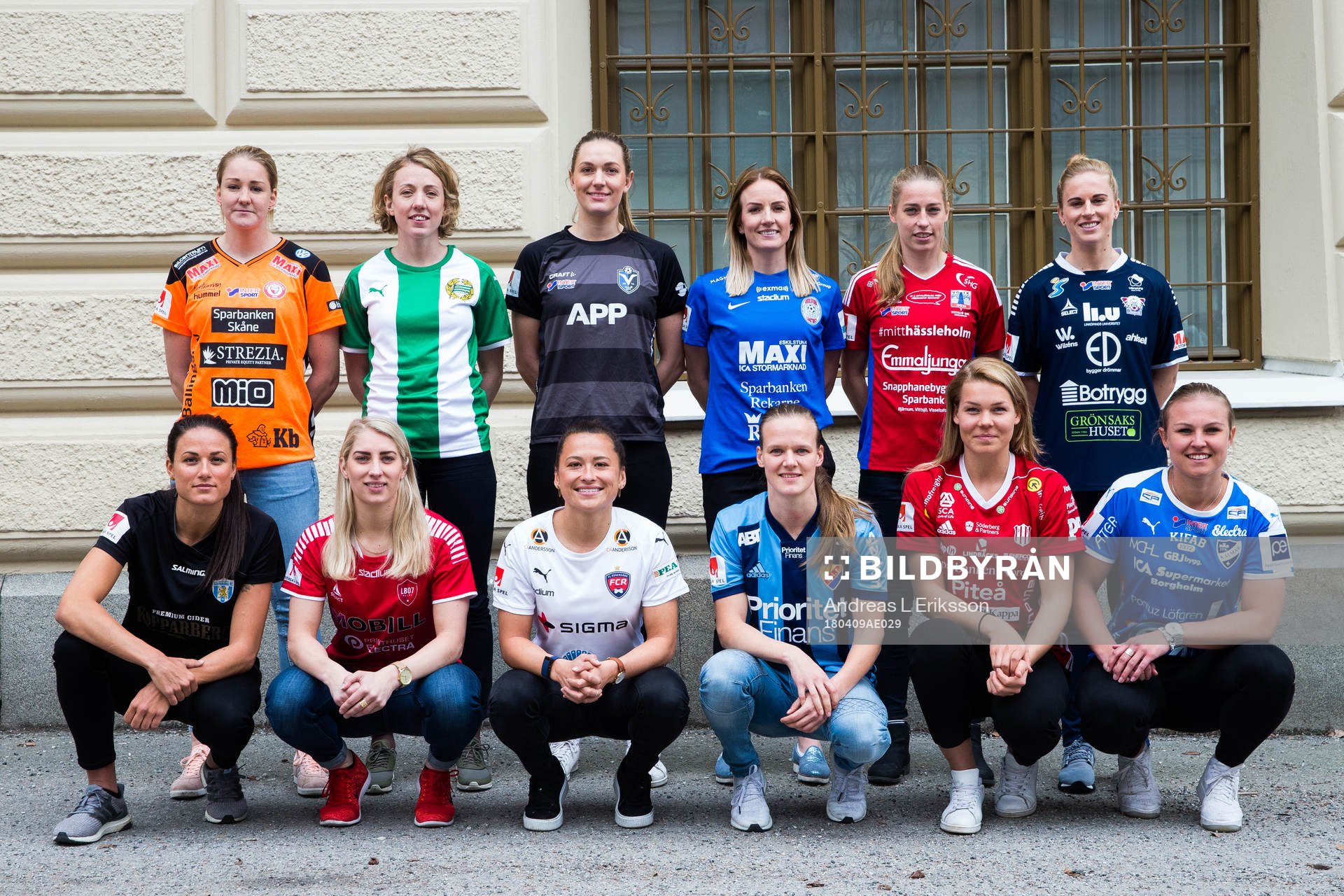 En spelare från varje lag i Damallsvenskan