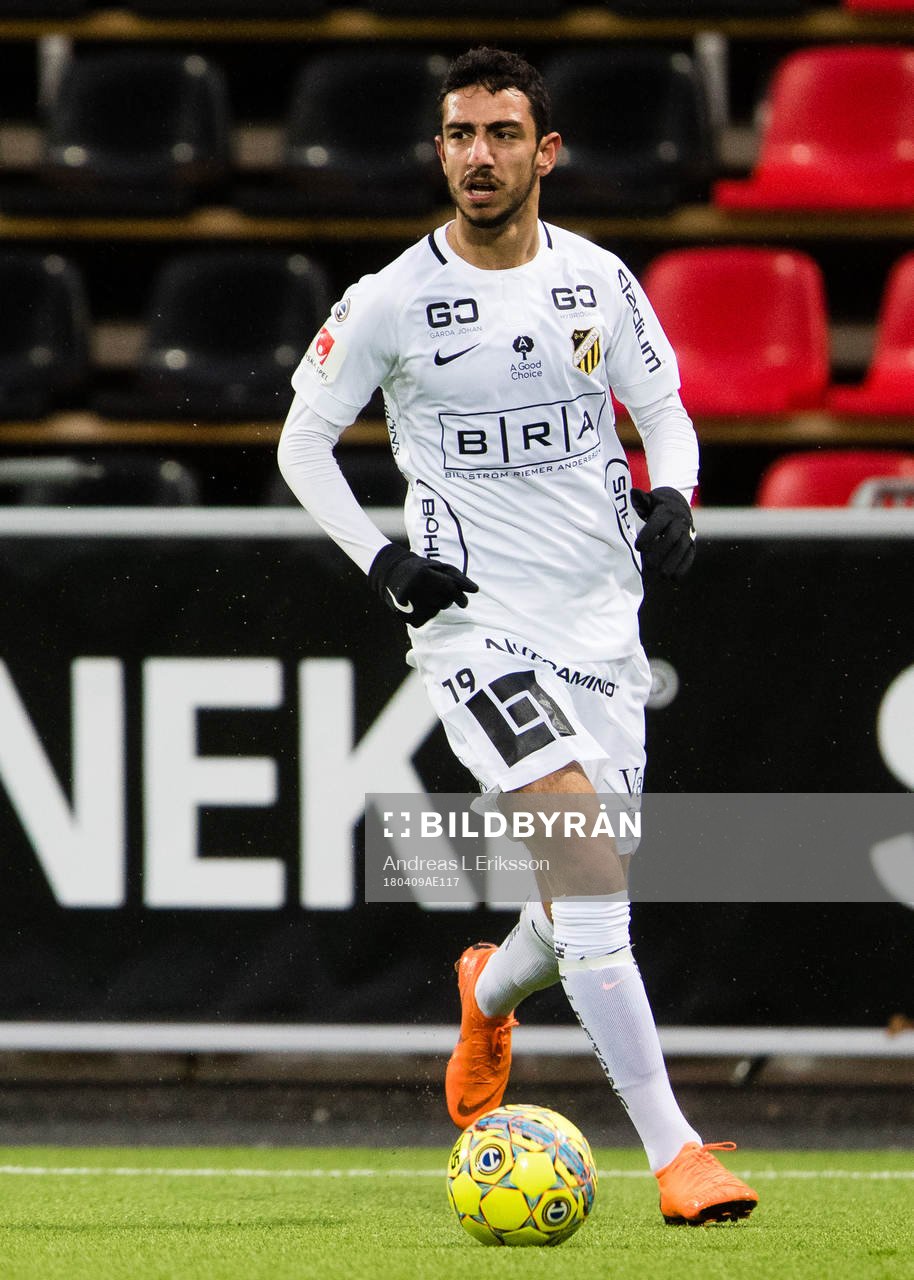 Häckens Daleho Irandust med bollen