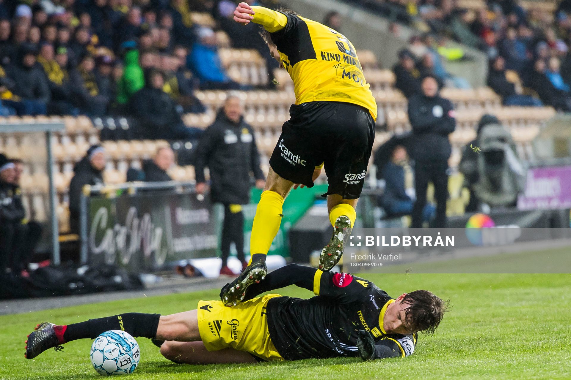 Kristjan Floki Finnbogason of Start and Simen Kind Mikalsen