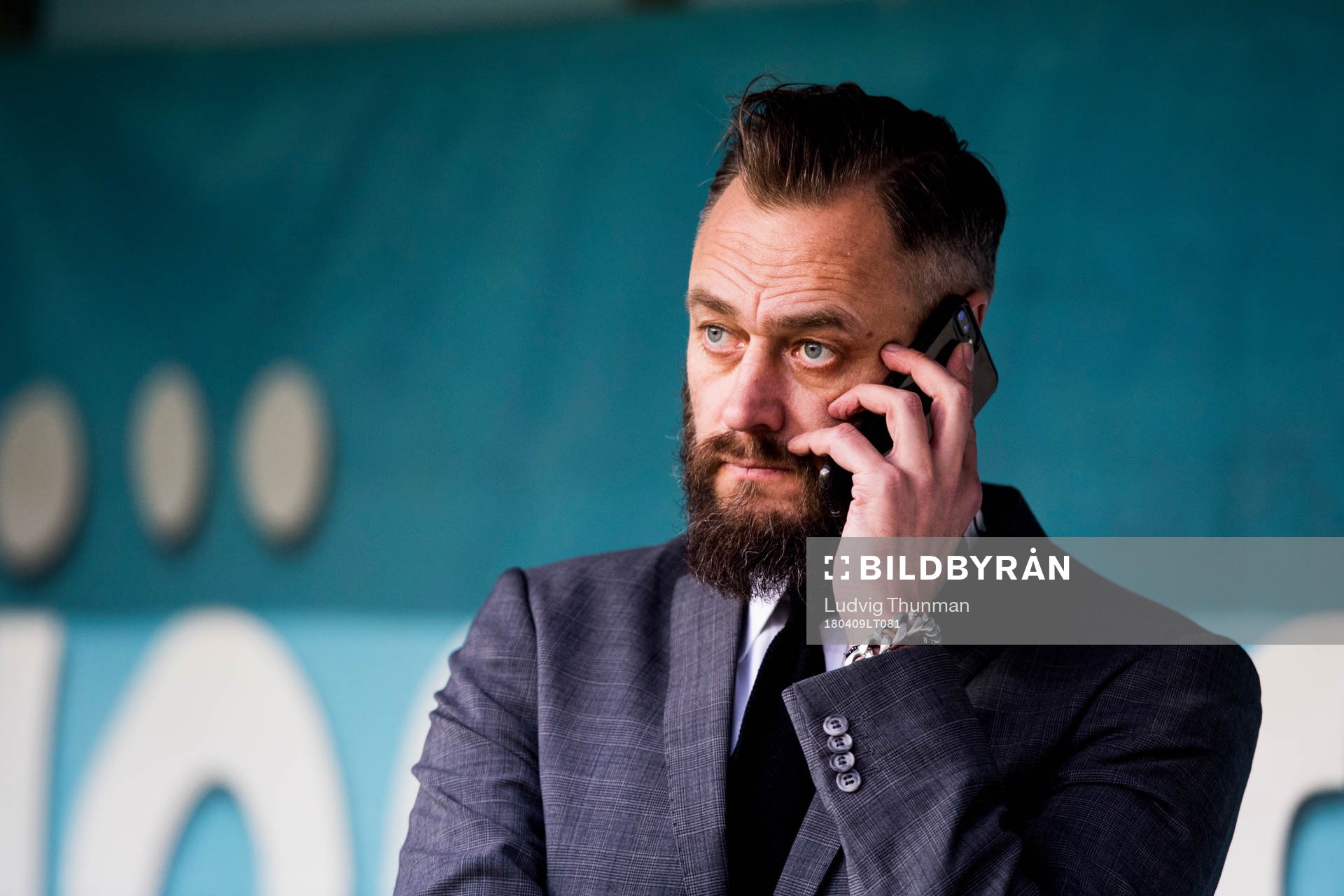 Cmore och fotbollskanalens expert Olof Lundh pratar i