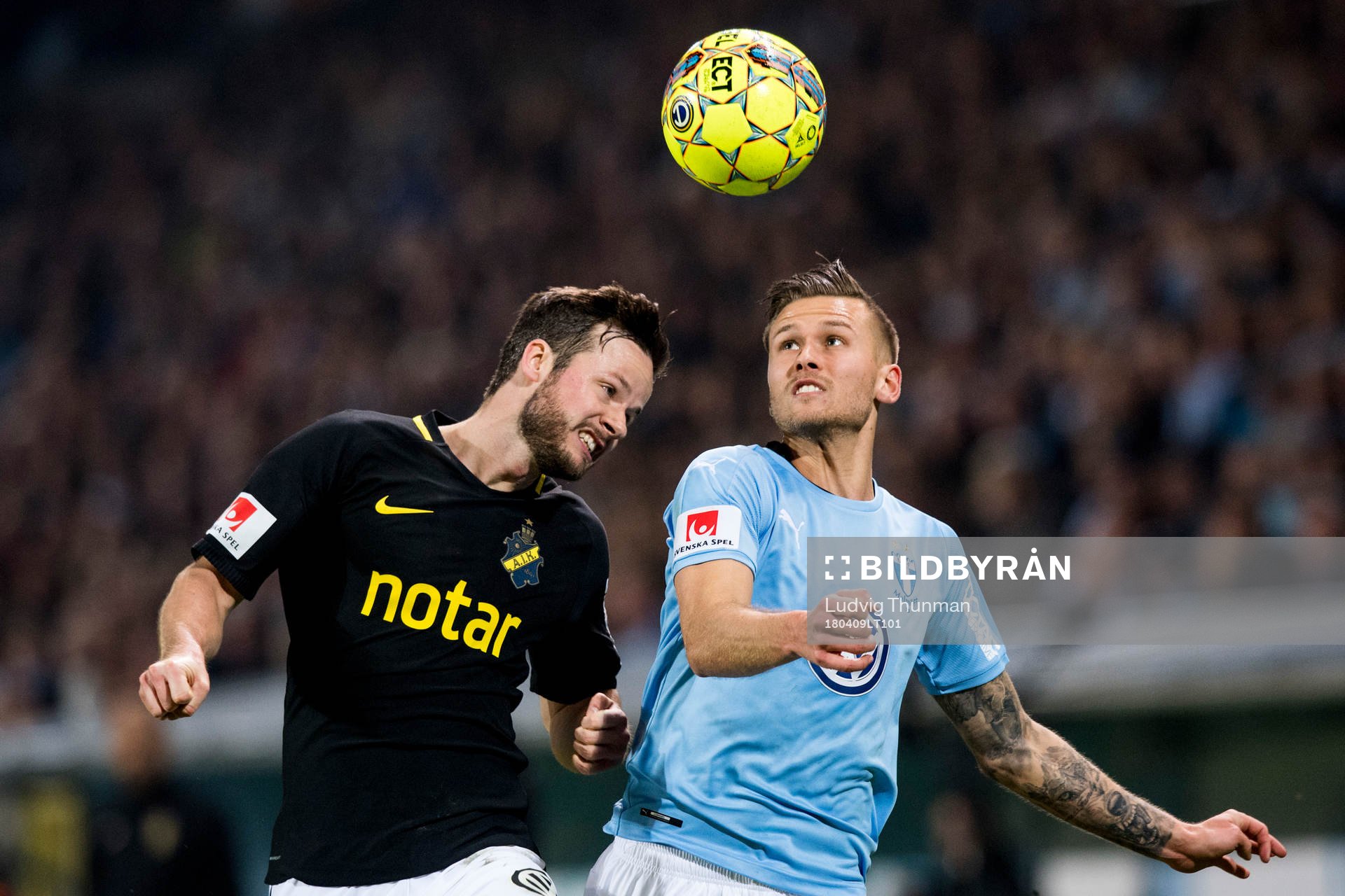s Robert Lundström och Malmö FFs Arnór Ingvi Traustason