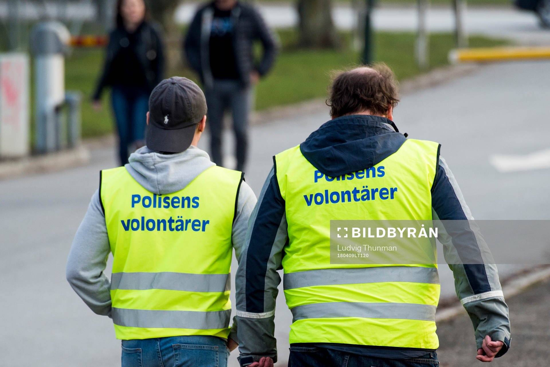 Två av Polisens volontärer