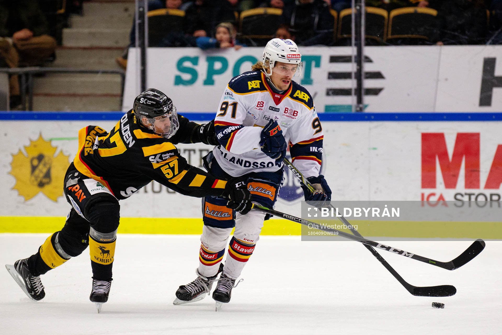 Skellefteås Emil Djuse och Djurgårdens Axel Jonsson