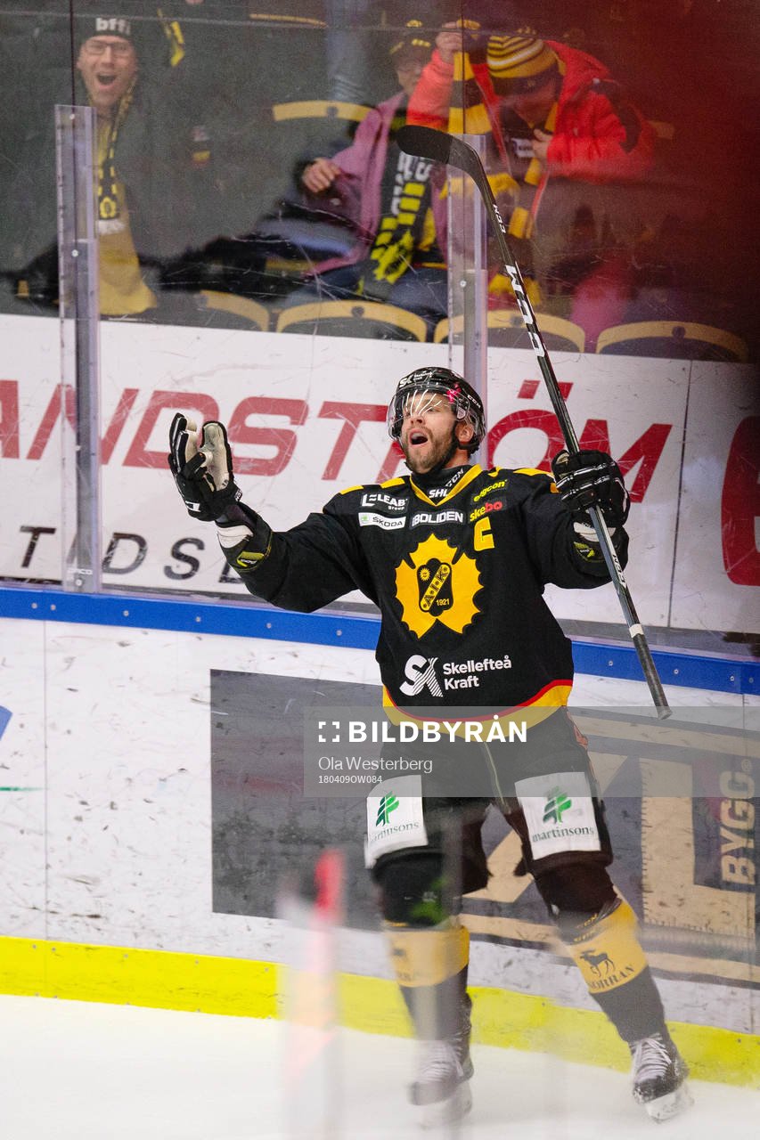 Skellefteås Pontus Petterström jublar