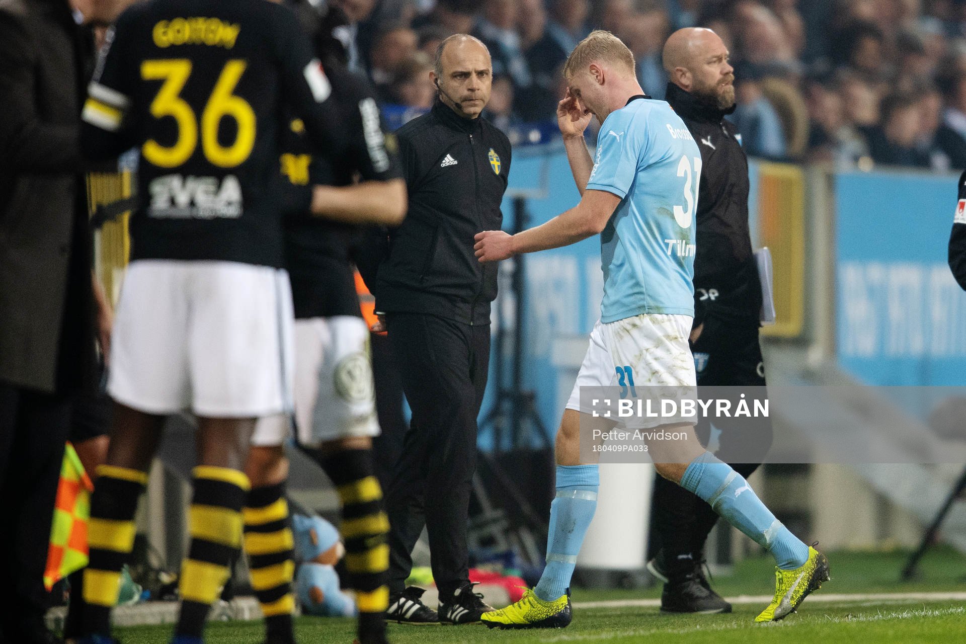 Malmö FFs Franz Brorsson lämnar plan
