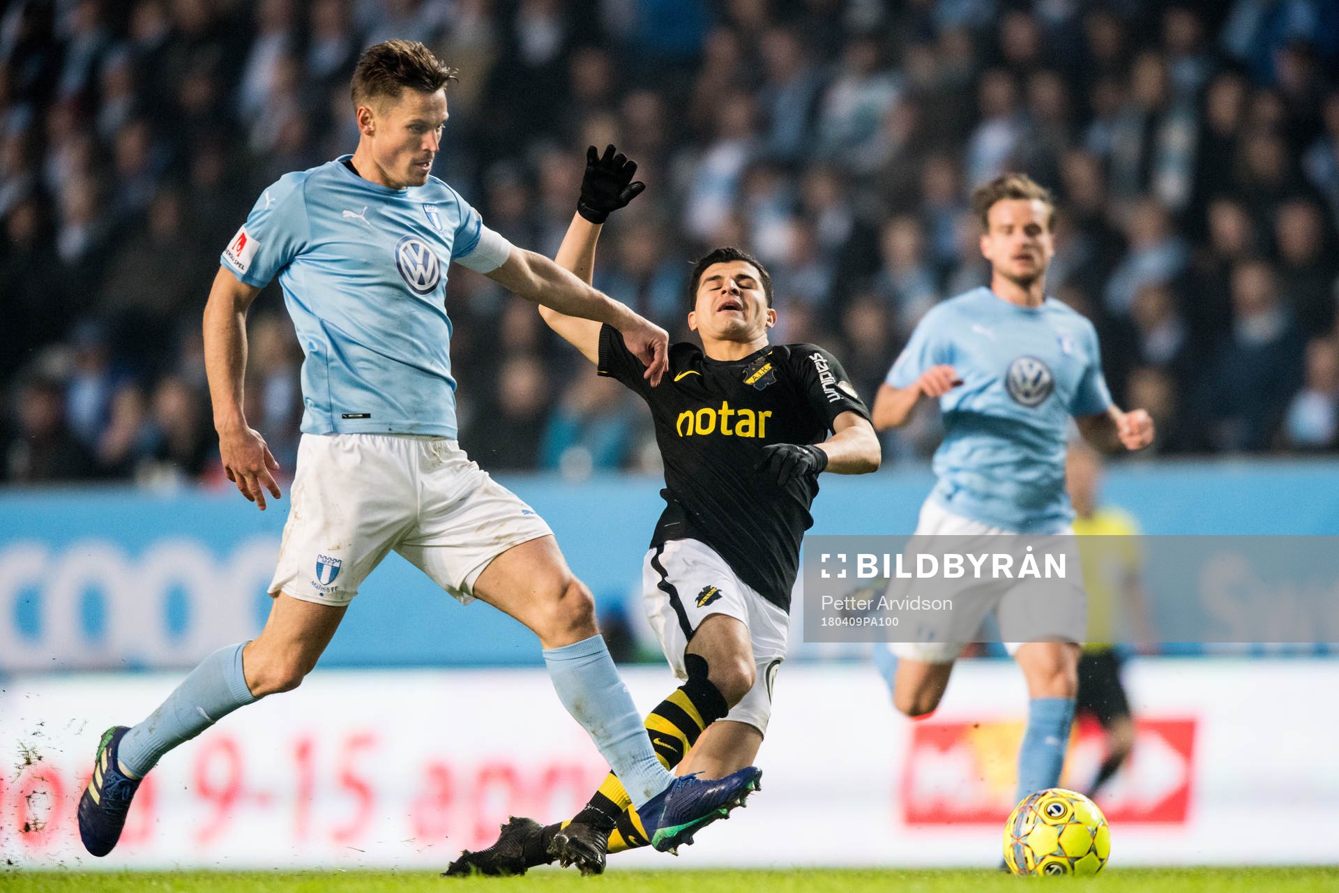 s Tarik Elyounoussi