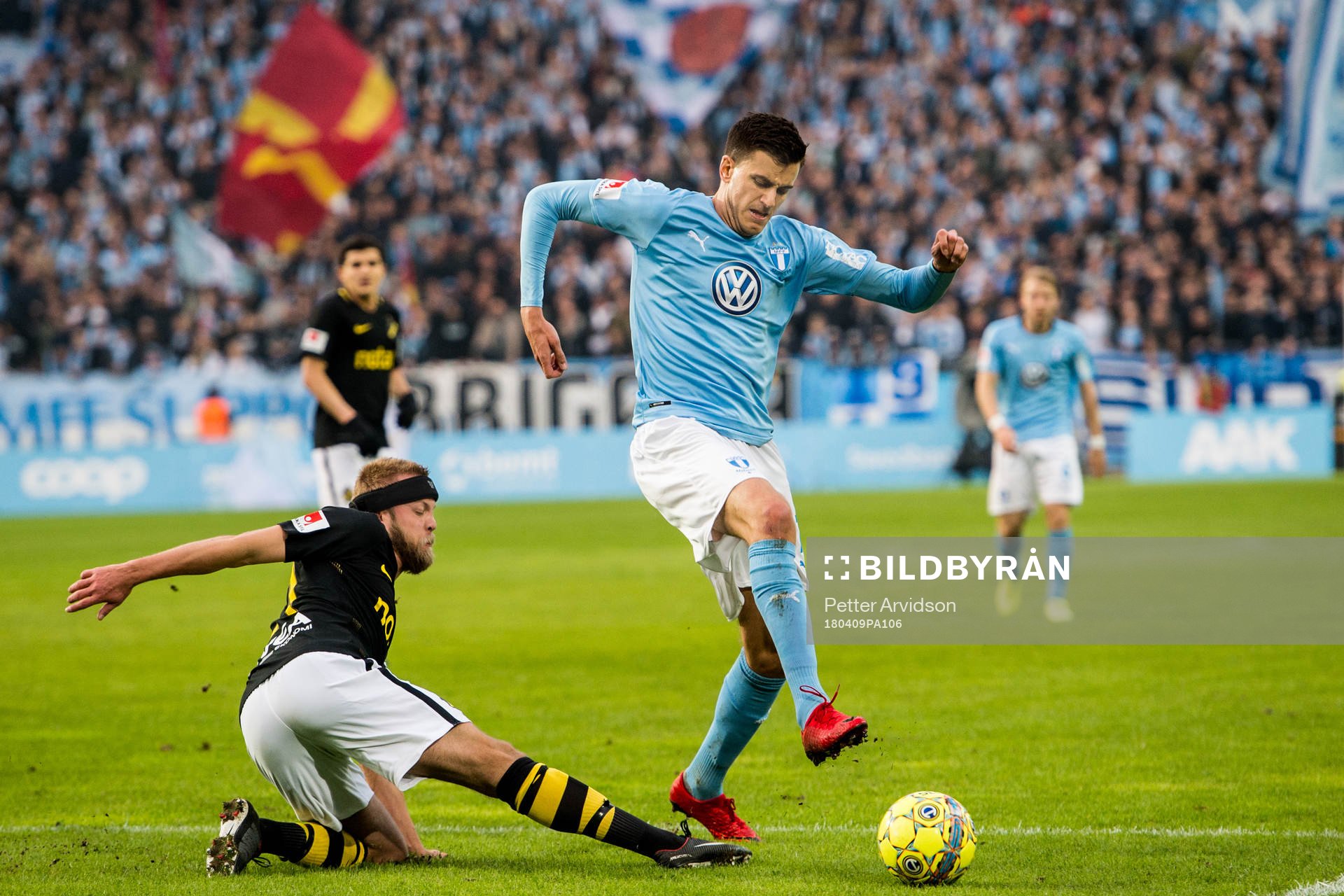 s Daniel Sundgren och Malmö FFs Alexander Jeremejeff