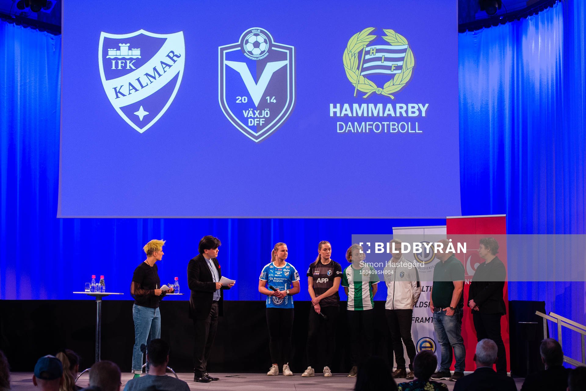 Elin Bergqvist, IFK Kalmar, Jennie Nordin, Växjö DFF, Olga Ekblom, Hammarby, Pierre Fondin, tränare Växjö, Jonas Walfridsson, tränare Kalmar och Ann-Helén Grahm, tränare Hammarby under upptaktsträffen för Damallsvenskan i fotboll den 9 april 2018 i Stockholm.