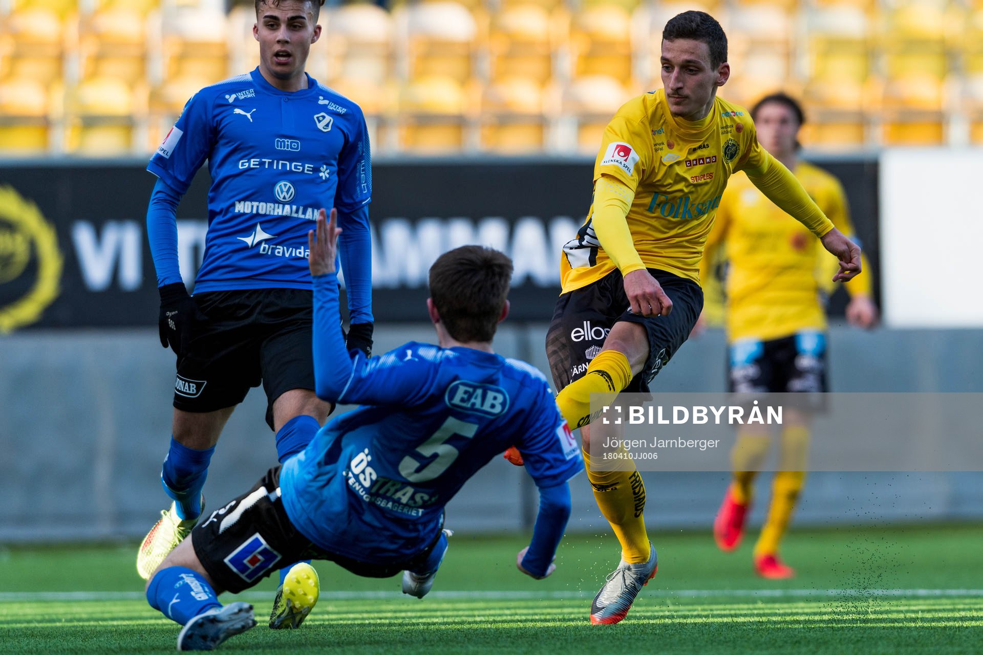 Elfsborgs Arian Kabashi skjuter 1-0