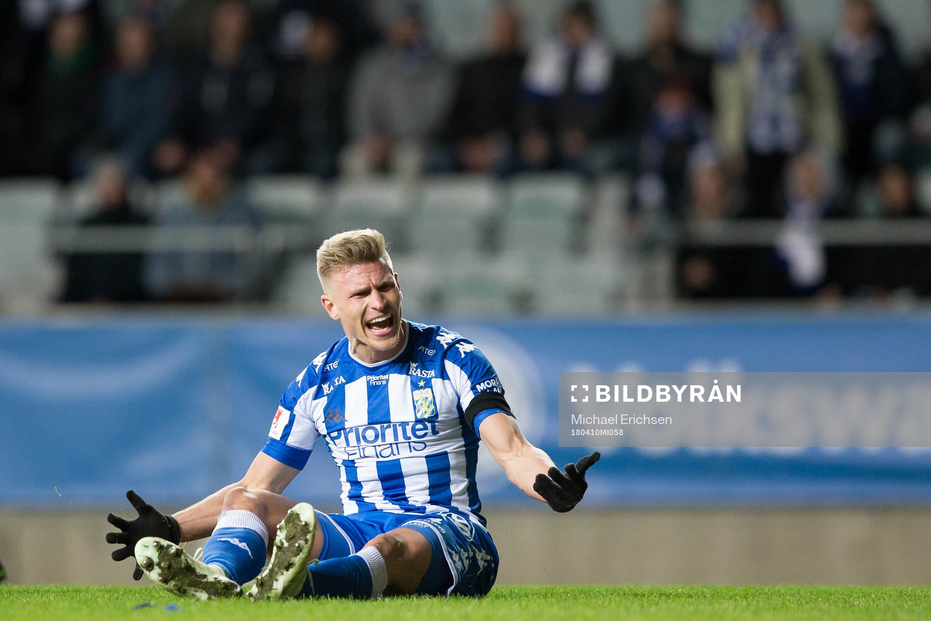 IFK Göteborgs Carl Starfelt missnöjd med domslut