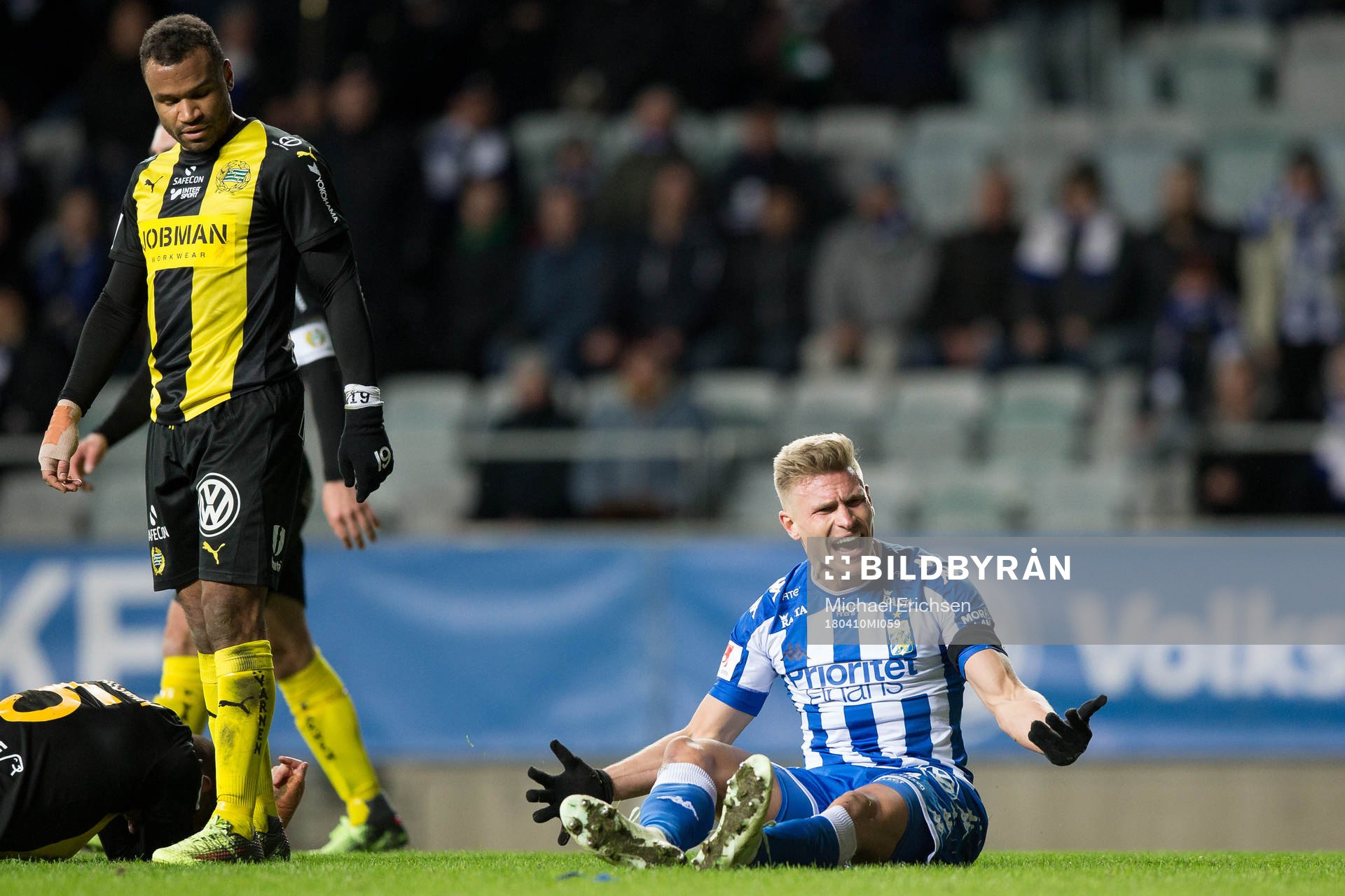 IFK Göteborgs Carl Starfelt missnöjd med domslut