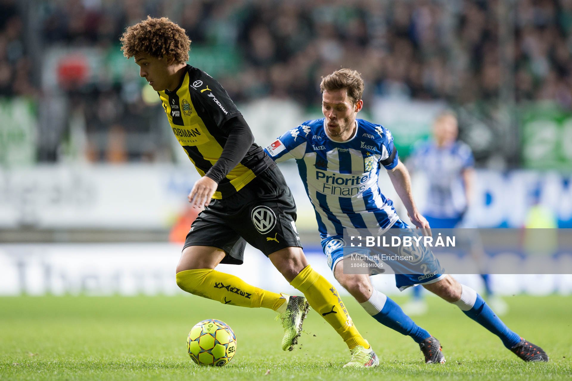 Hammarbys Neto Borges mot IFK Göteborgs Emil Salomonsson