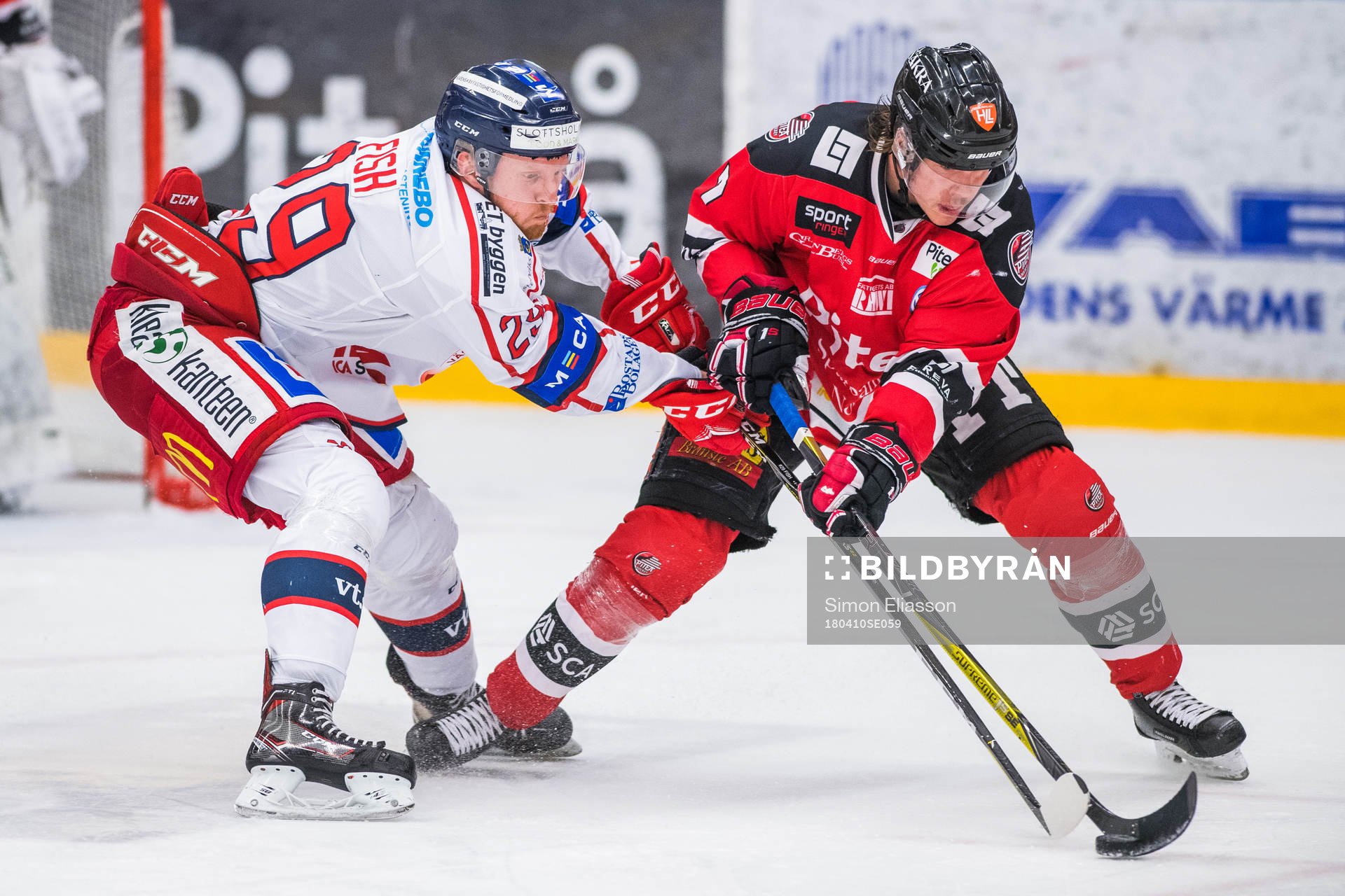 Västerviks Christopher Fish och Piteås Viktor Nilsson