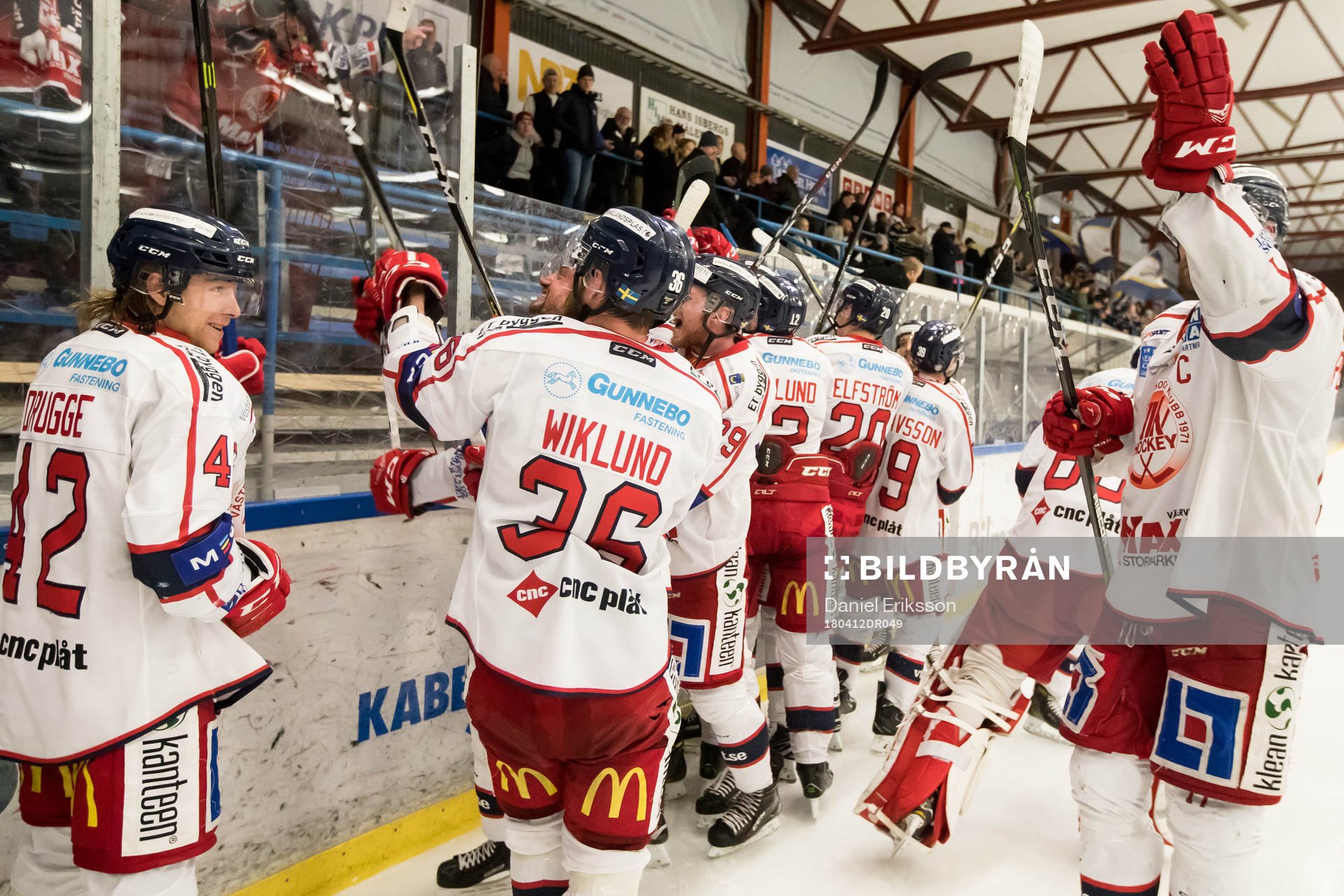 Västerviks spelarna jublar