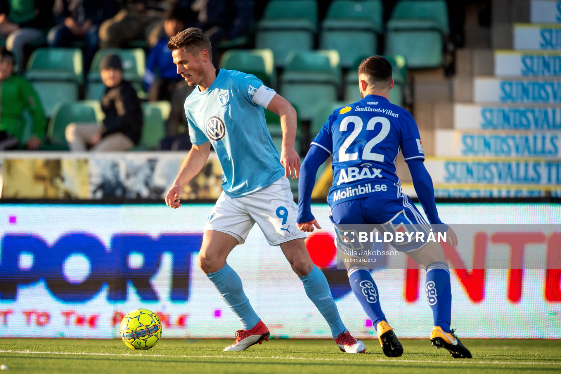 Malmö FFs Markus Rosenberg och Sundsvalls Jonathan Tamimi