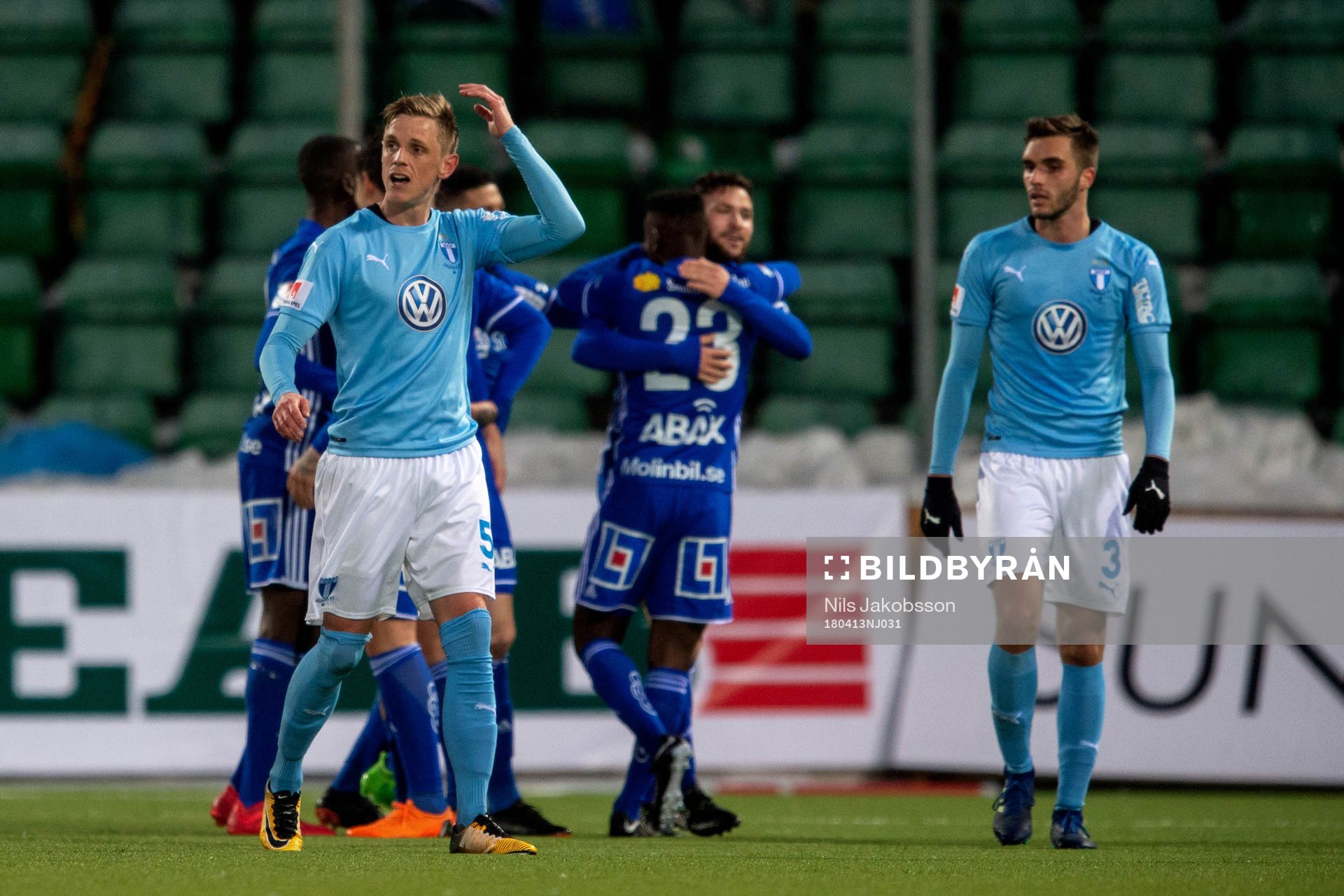 Malmö FFs Sören Rieks och Egzon Binaku deppar