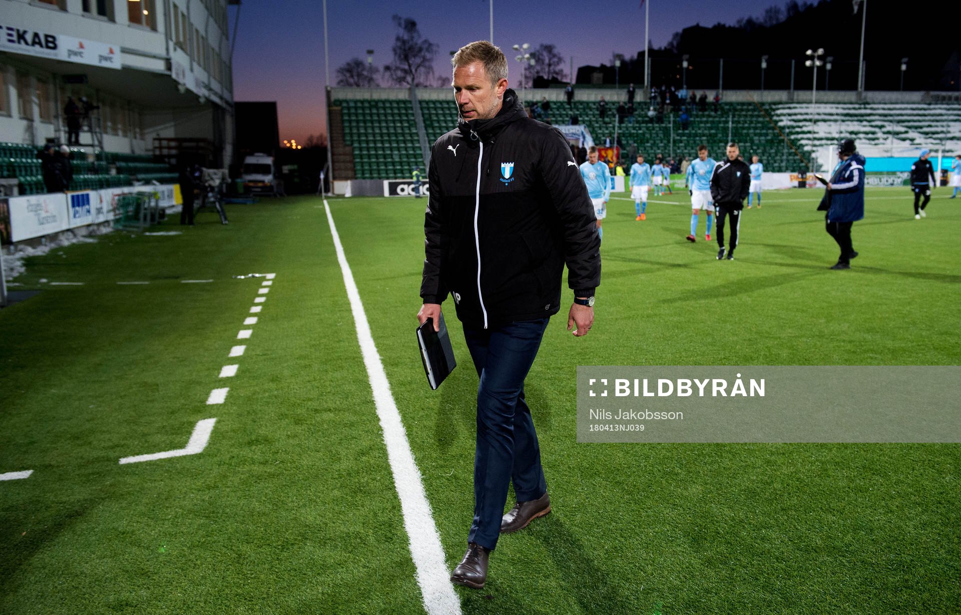 Malmö FFs tränare Magnus Pehrsson deppar