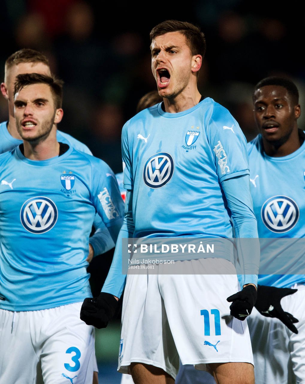 Malmö FFs Egzon Binaku, Alexander Jeremejeff och Isak Ssewankambo jublar under fotbollsmatchen i Allsvenskan mellan GIF Sundsvall och Malmö FF den 13 april 2018 i Sundsvall.
