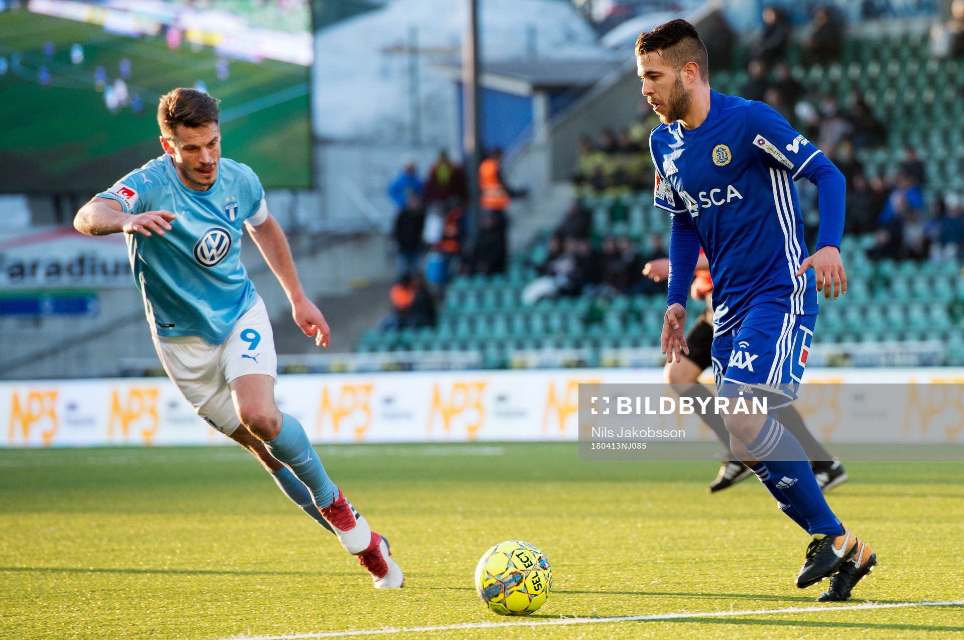 Malmö FFs Markus Rosenberg och Sundsvalls Juan Jose
