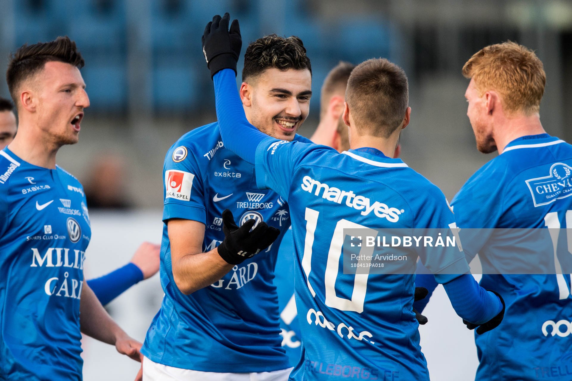 Trelleborgs Deniz Hummet jublar med Zoran Jovanovic