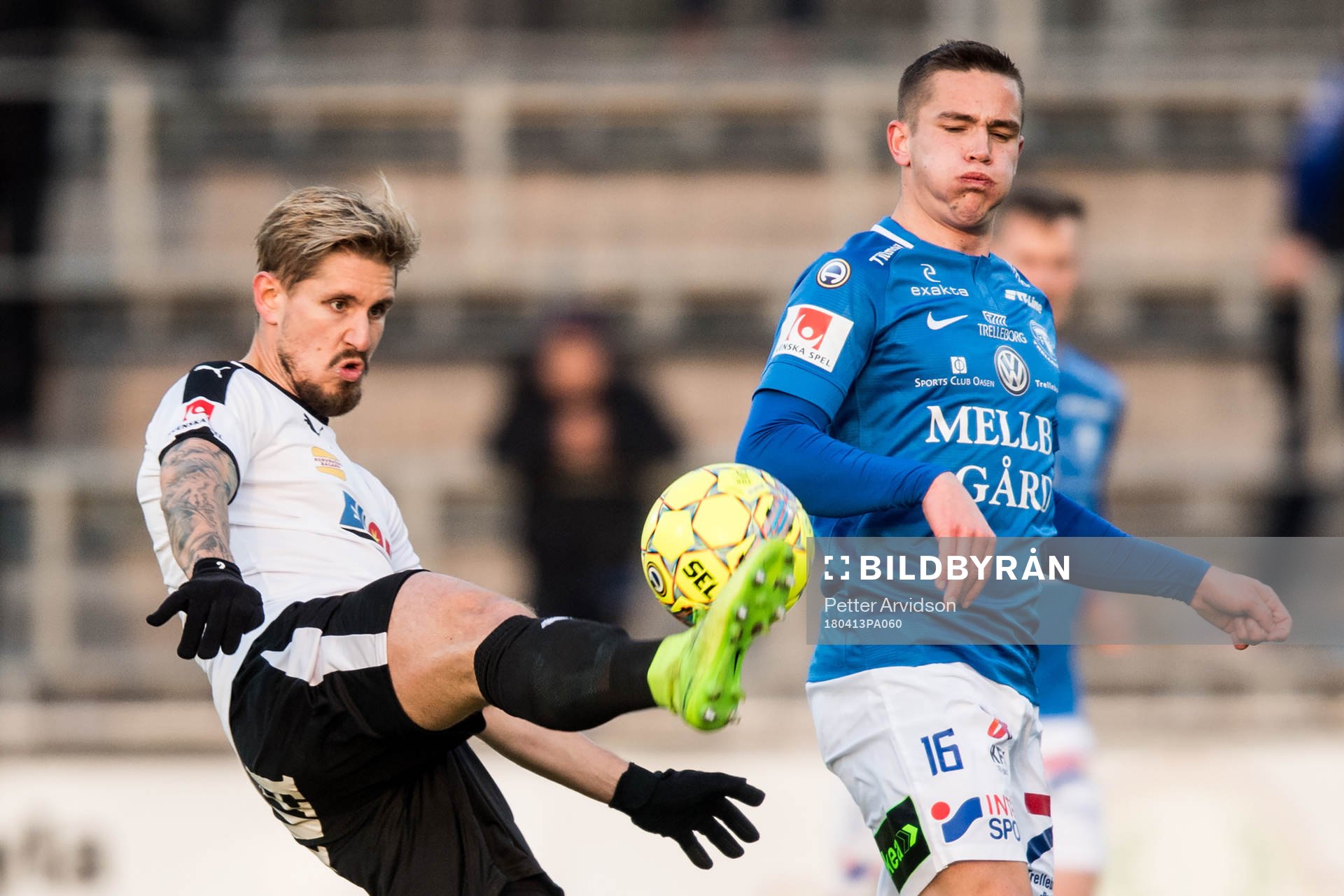Örebros Daniel Björnkvist och Trelleborgs Oscar Johansson