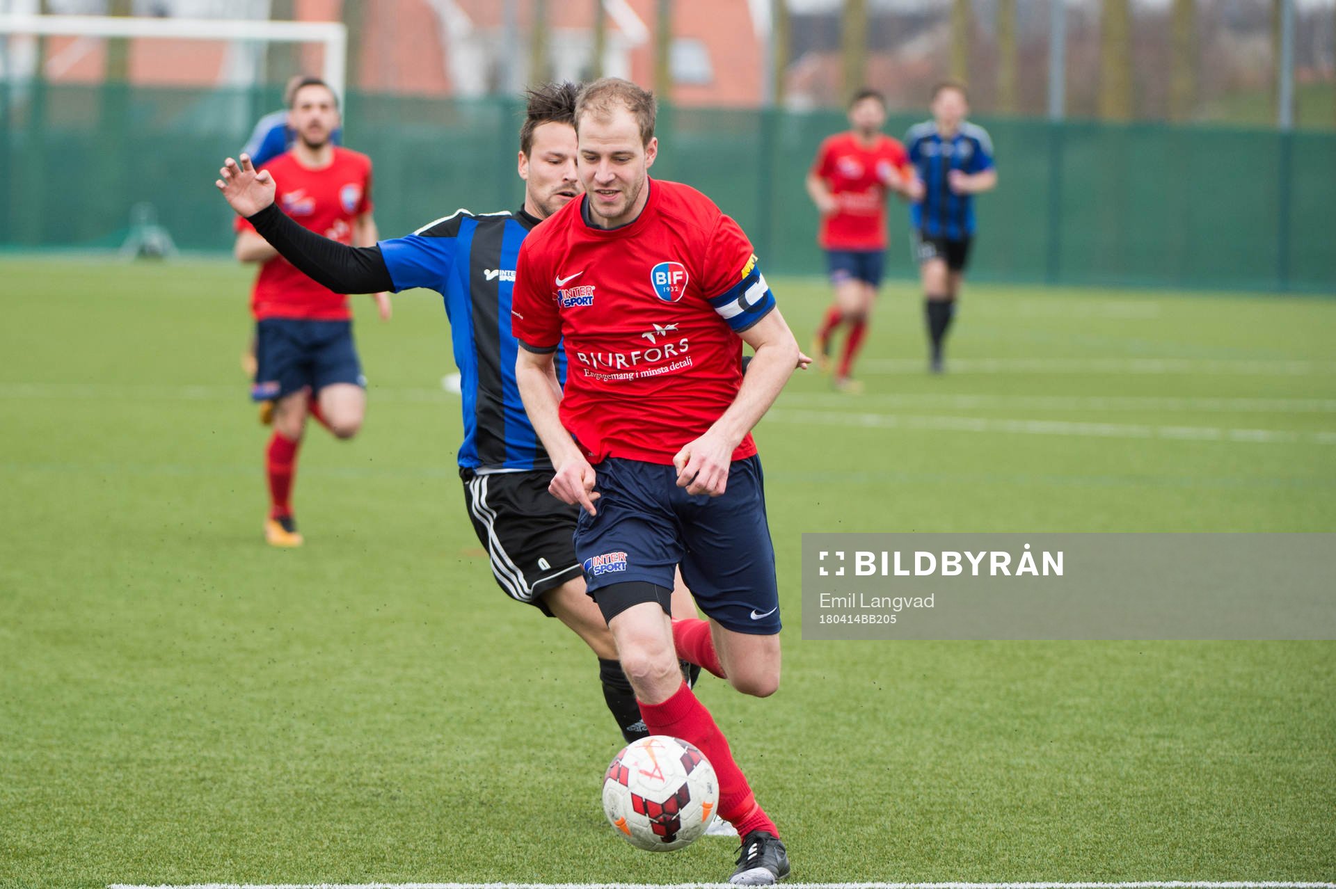 Lilla Torgs Nikola Zivanovic och Bjärreds Tobias Jönsson under fotbollsmatchen i division 4 sydvästra mellan Bjärred och Lilla Torg den 14 april 2018 i Bjärred.