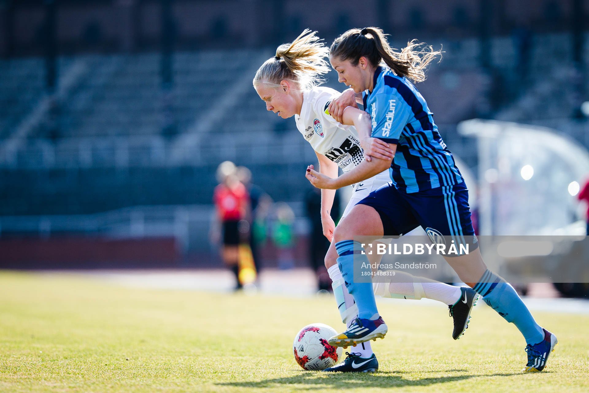 Eskilstunas Mimmi Larsson och Djurgårdens Petronella