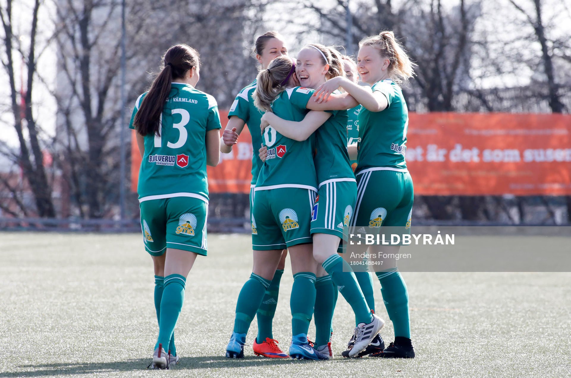 Mallbackens spelare jublar