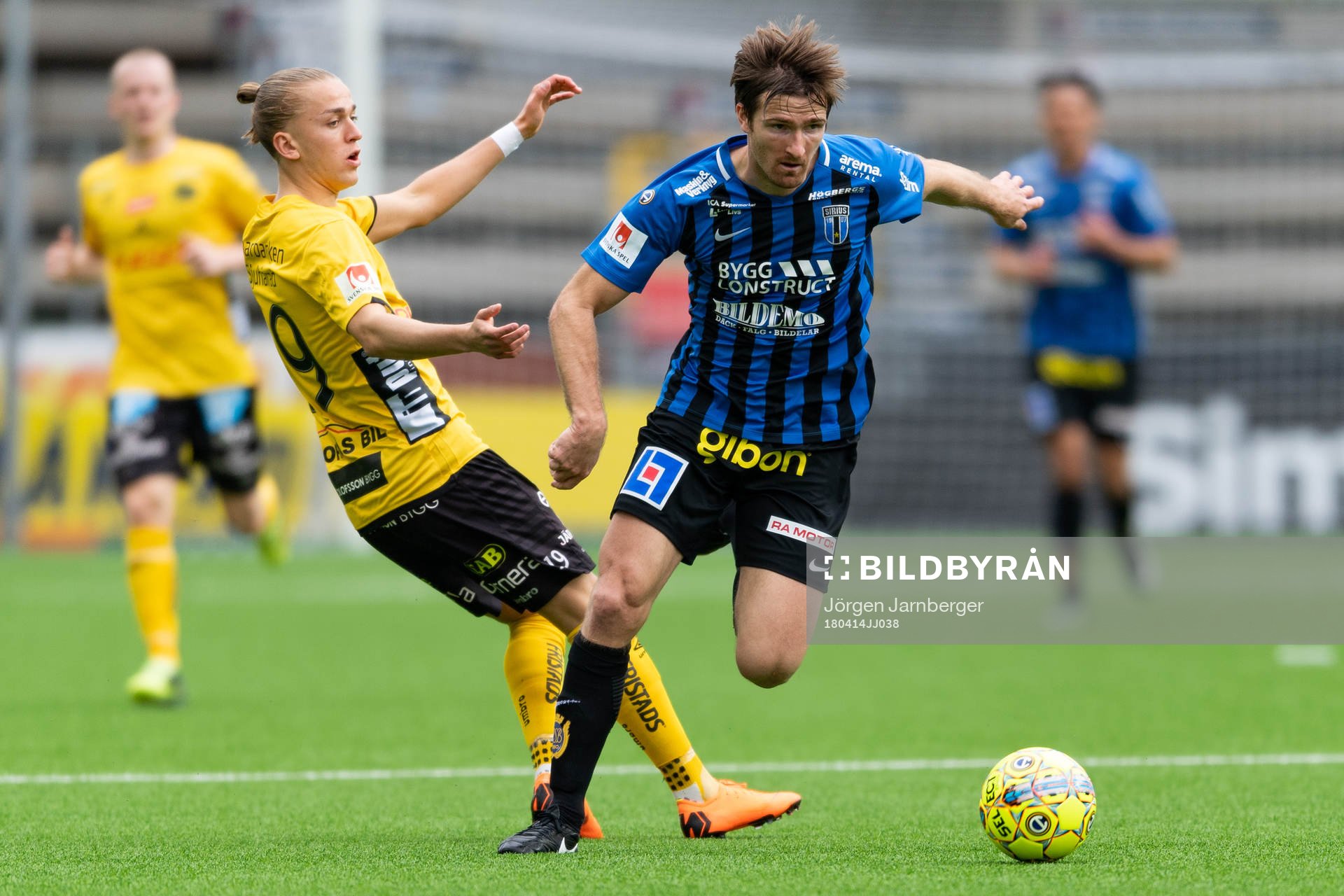 Sirius Jesper Arvidsson tar sig förbi Elfsborgs Jesper
