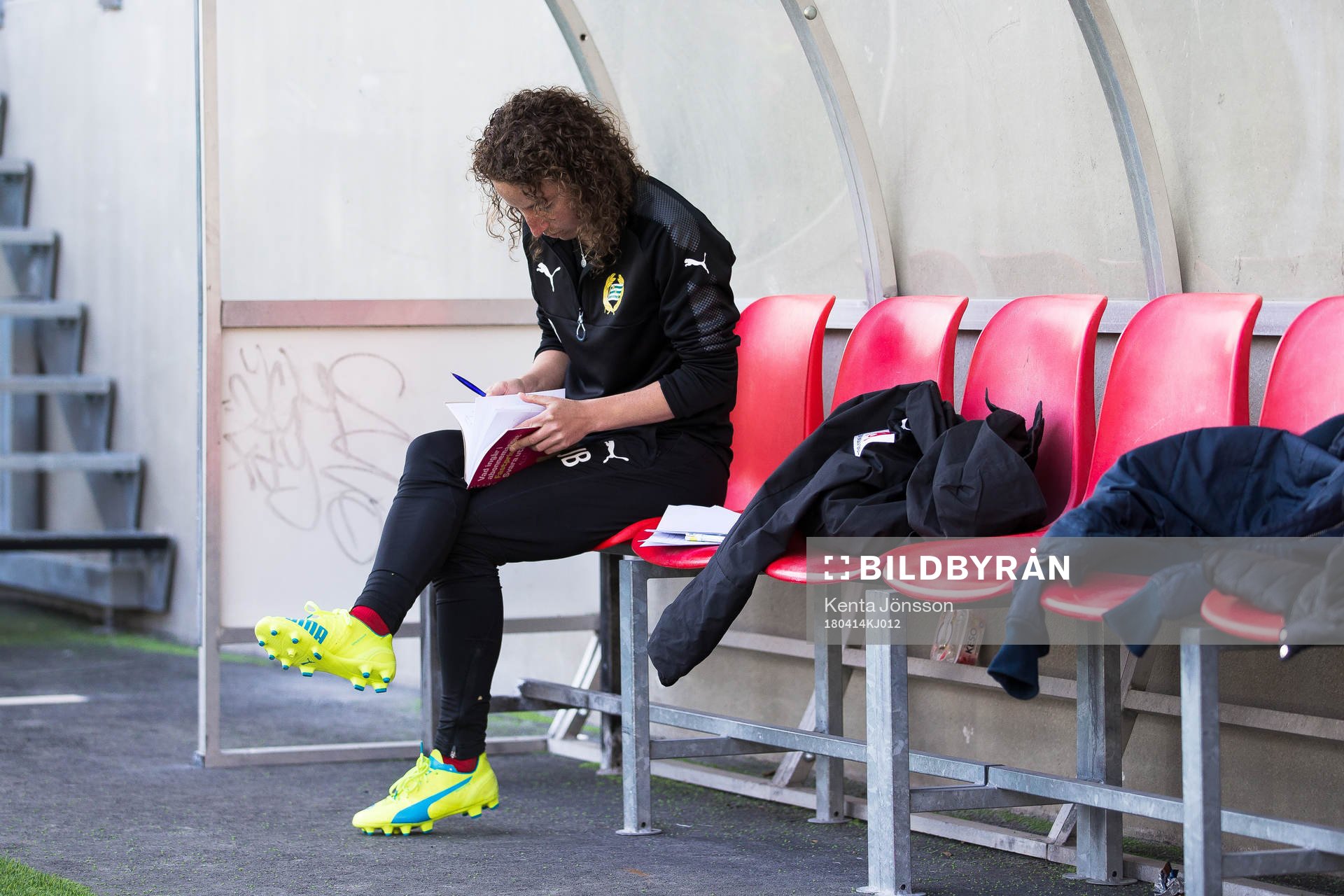 Hammarbys assisterande tränare Jackie Bachteler innan