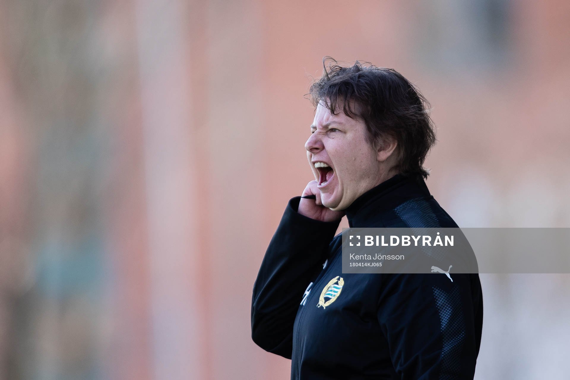 Hammarbys tränare Ann-Helén Grahm reagerar