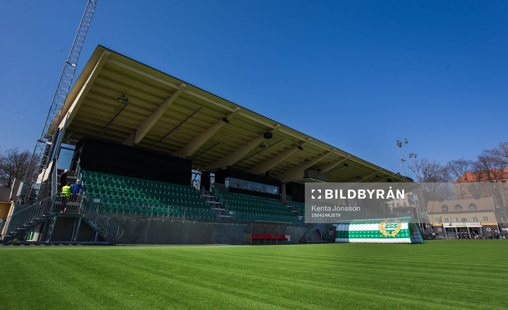 Nya huvudläktaren på Hammarby IP innan fotbollsmatchen i