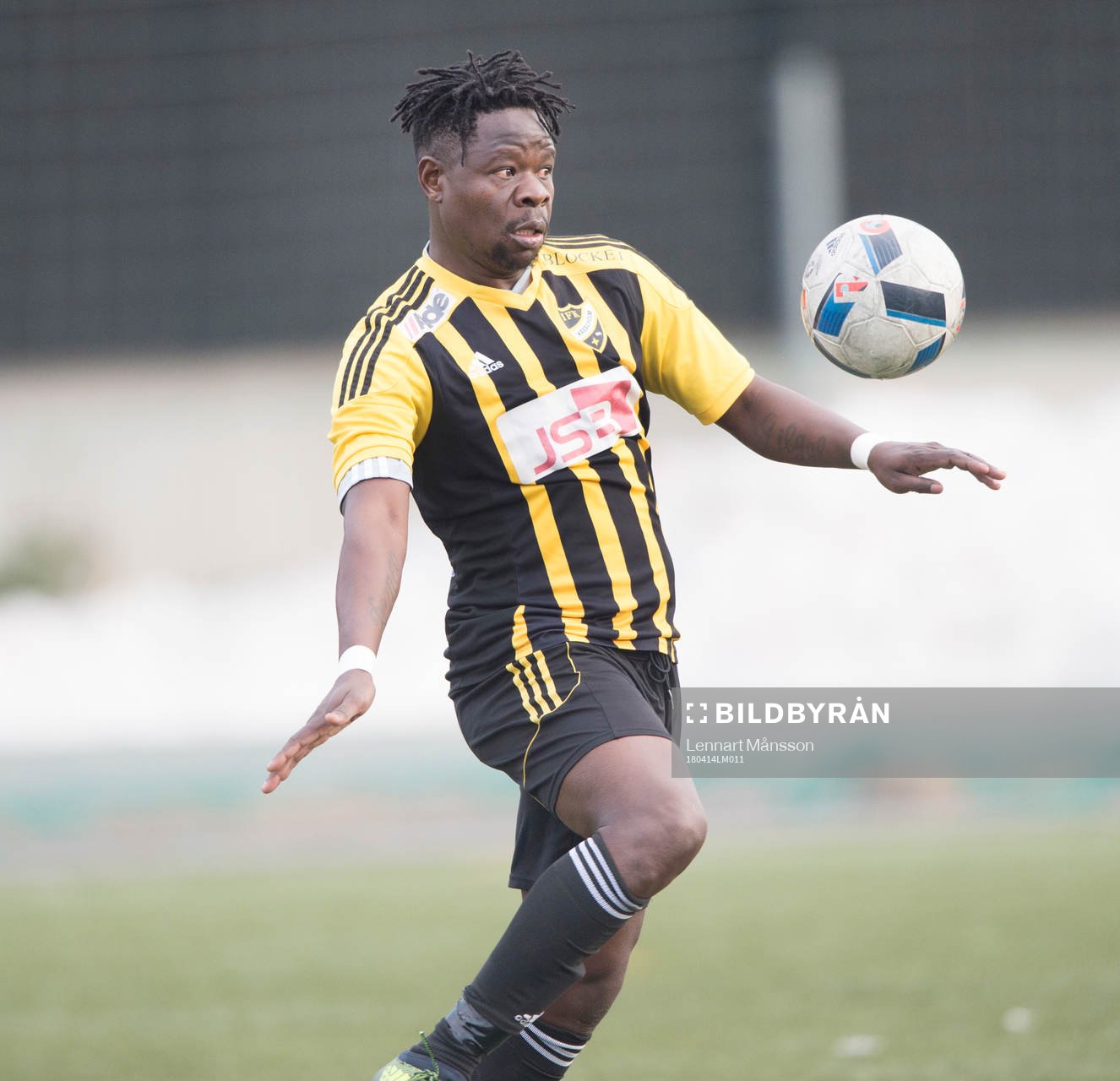 IFK Hässleholms Patrick Osiako i matchen i division 2