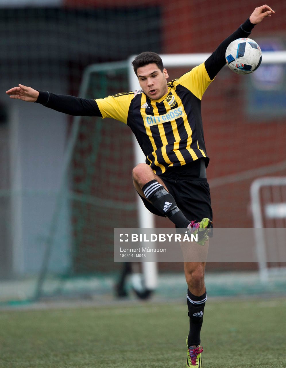 IFK Hässleholms Tommy Filipovic i matchen i division 2