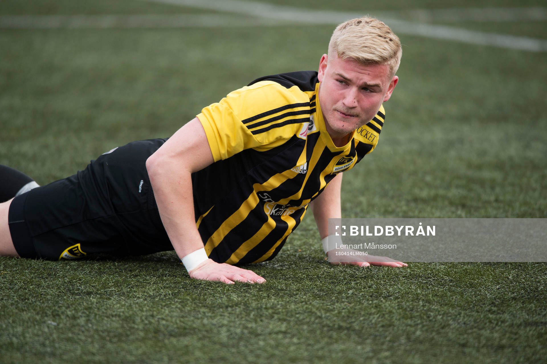 IFK Hässleholms Linus Svensson i matchen i division 2