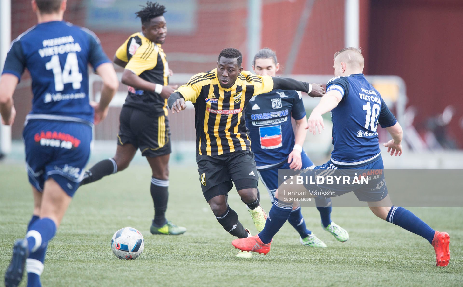 IFK Hässleholms Mike Andrew i matchen i division 2 mellan