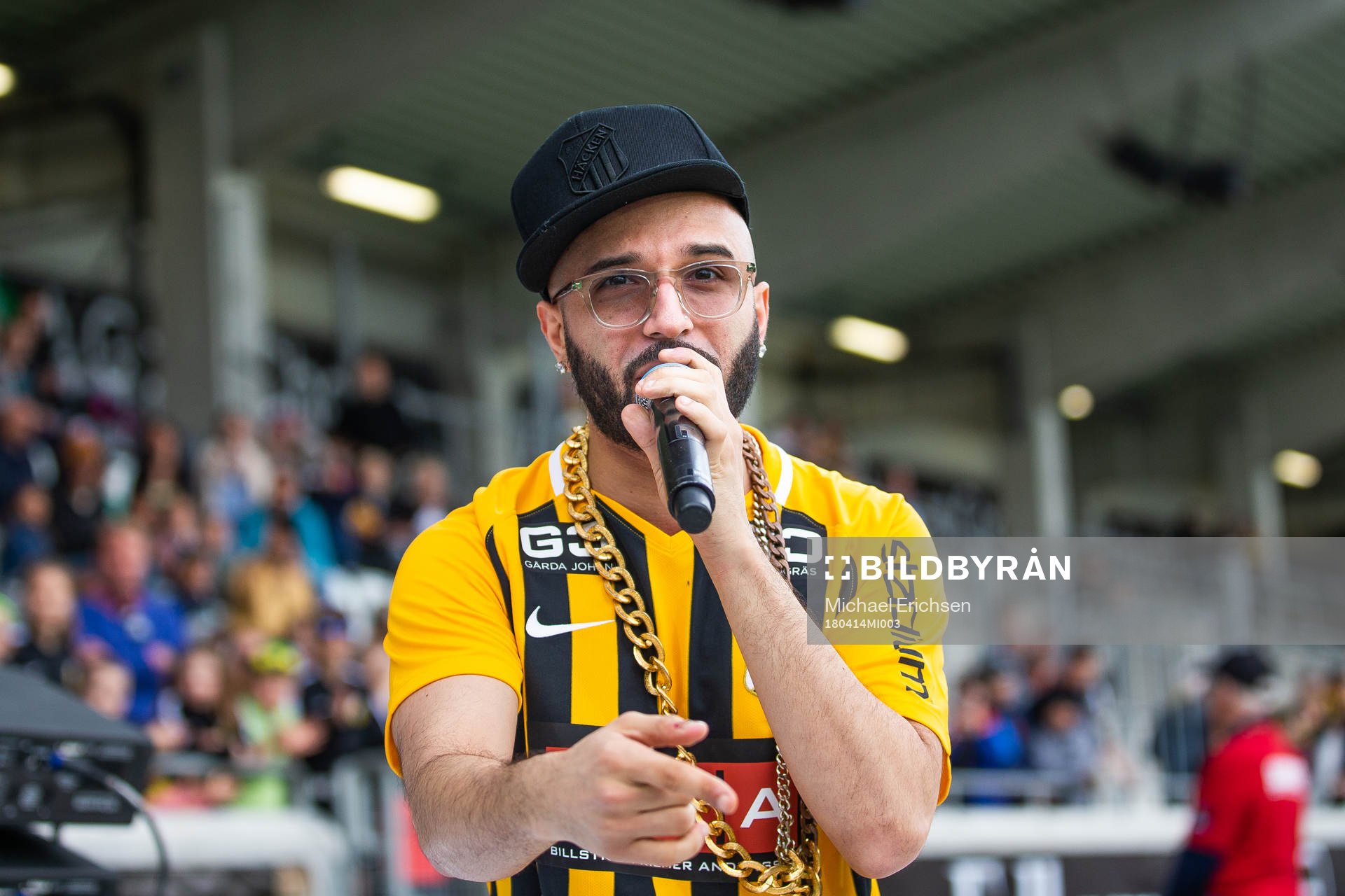 Sean Banan uppträder