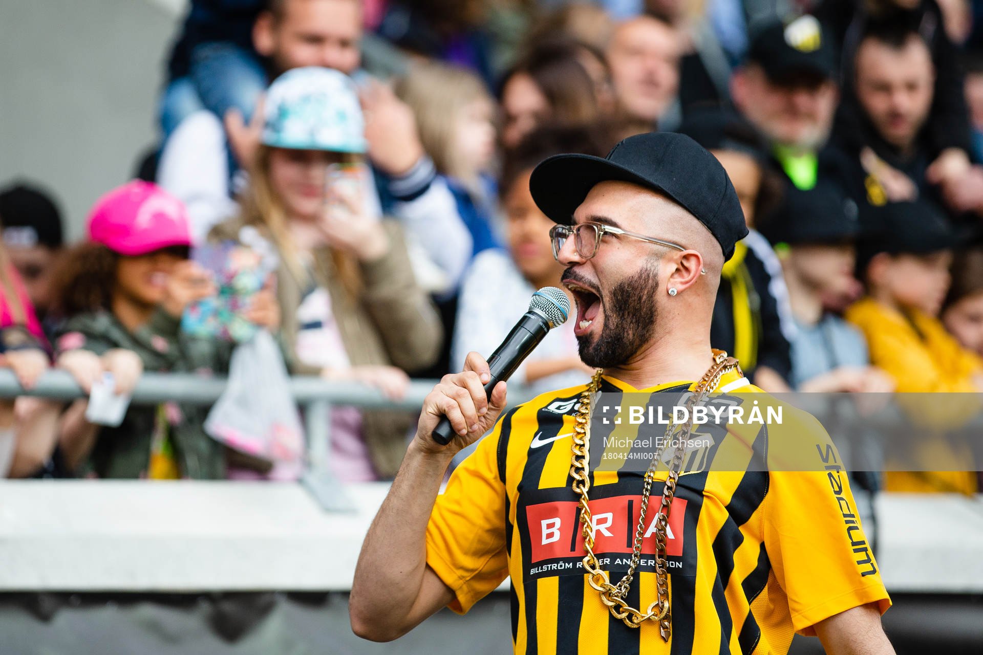 Sean Banan uppträder
