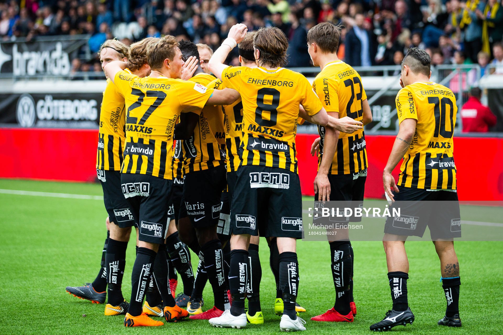 Häckens Alhassan Kamara jublar med lagkamrater