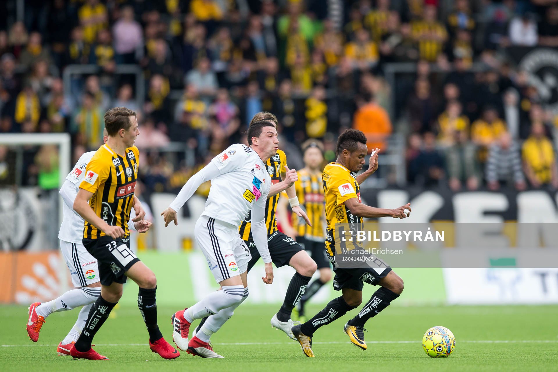 Dalkurds Irfan Jasarevic och Häckens Nasiru Mohammed