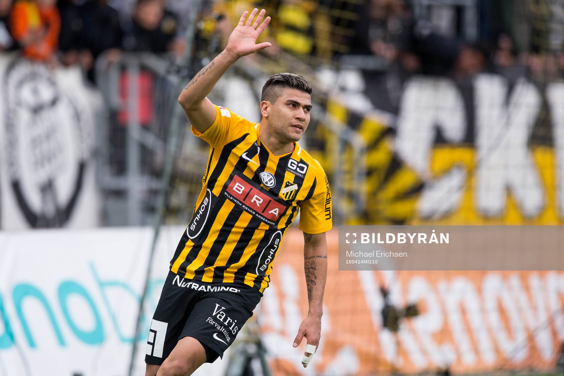 Häckens Paulinho vinkar